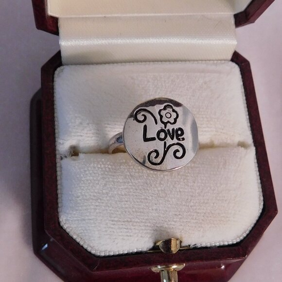 Ladies - "Love" Ring  (Fun Ring) - Picture 1 of 3
